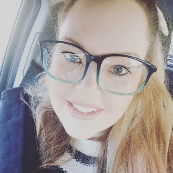 Meet your Posher, Sarah - Picture 1 of 1